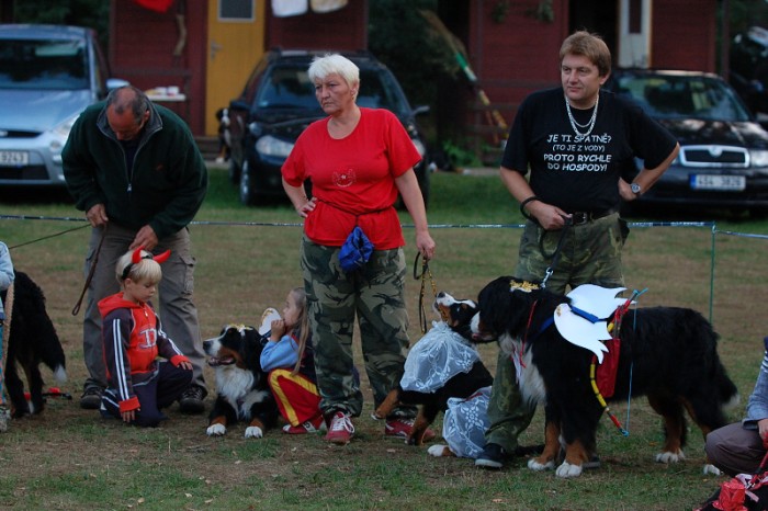 Karneval pejsků a páníčků